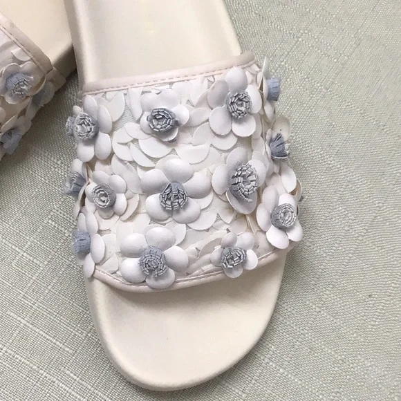 AVEC LES FILLES FLORAL SLIDES SANDAL-NEW IN BOX-VERY LIGHT CREAM COLOR - Picture 5 of 11